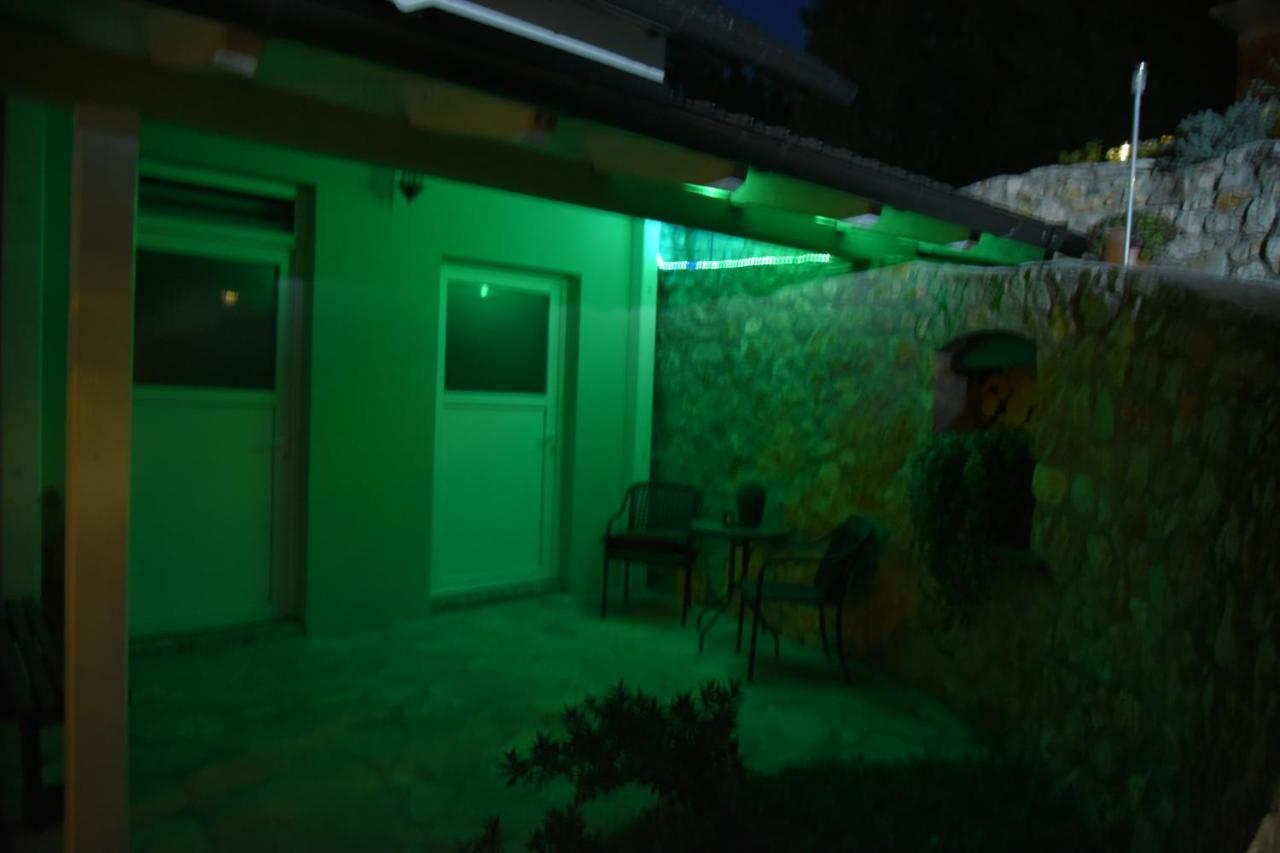 Apartment Bobic Licko Petrovo Selo Exterior foto
